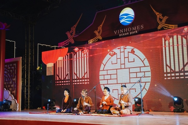 Hon 150.000 du khach tham du le hoi hoa xuan Vinhomes hinh anh 9 11_1_.jpg